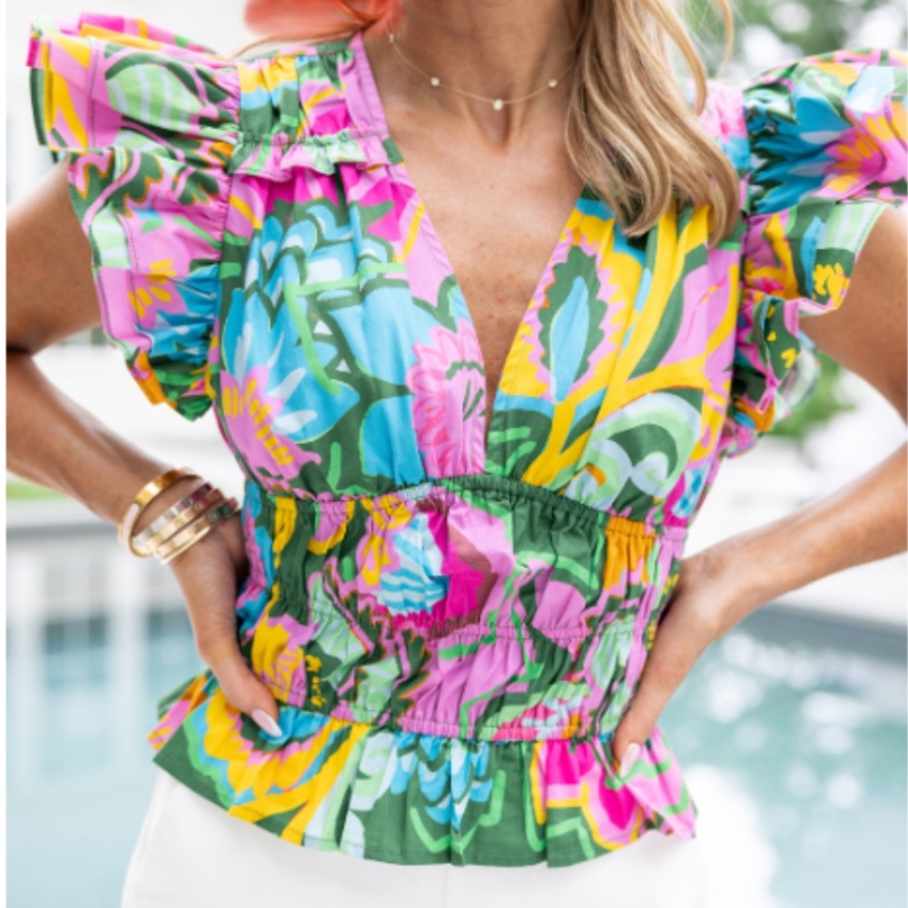 NWT SUGARSLIPS Printed statement blouse.